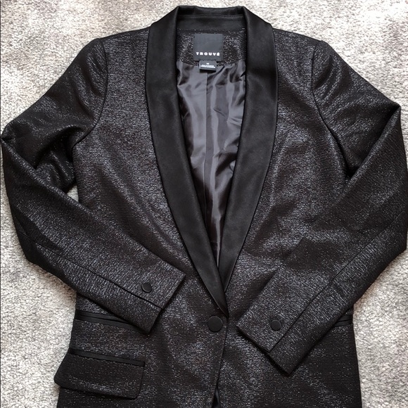 Trouve Jackets & Blazers - Trouve Tuxedo style sparkly blazer